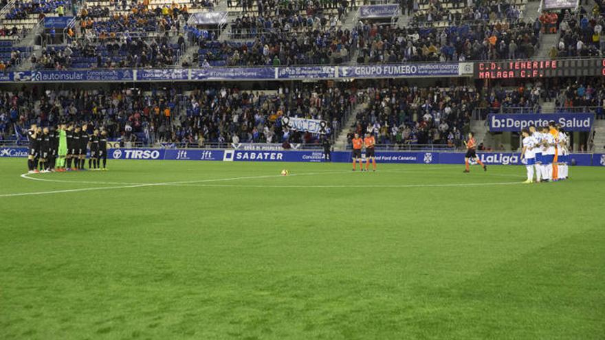 El Heliodoro Rodríguez López guardó un emotivo y sentido minuto de silencio por Julen, el niño malagueño de dos años que murió al caer a un pozo en Totalán.