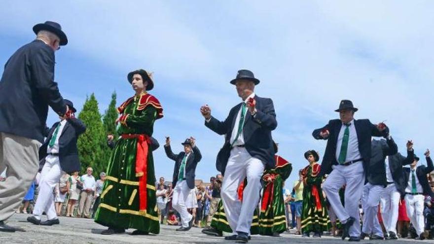 O Hío se vuelve  a encomendar  a San Roque