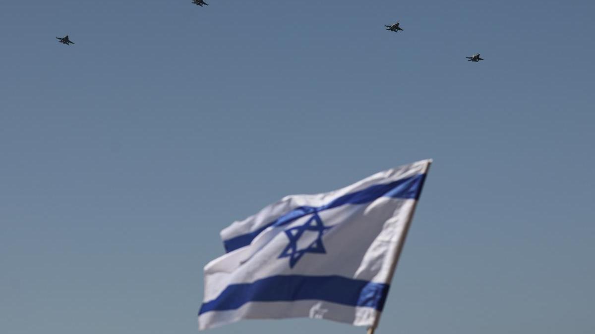 Cazas sobrevuelan Tel Aviv para celebrar el 75 aniversario de la independencia de Israel.