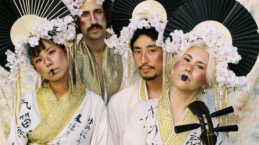 &quot;Mitsune&quot;, la banda japonesa que tocó en el Nobel de la Paz, llega este jueves a Oviedo