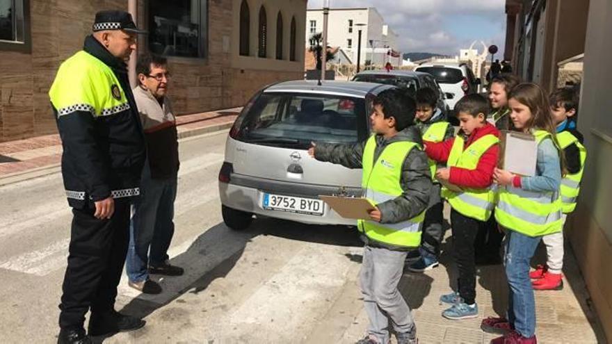 La policía de Benissa se reinventa ante la falta de agentes y la nueva realidad social