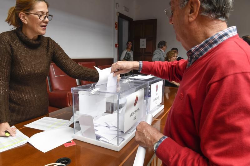 31-01-20 GENTE Y CULTURA. COLEGIO DE ABOGADOS. LAS PALMAS DE GRAN CANARIA. Votaciones para el cambio de nombre en el Colegio de Abogados.     Fotos: Juan Castro.  | 31/01/2020 | Fotógrafo: Juan Carlos Castro