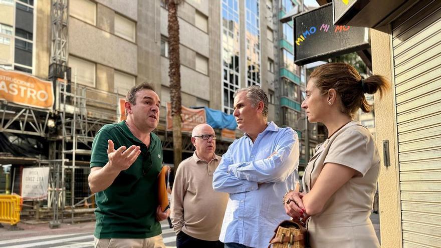 Los vecinos de Cruz Gallastegui estallan por el estado de la calle