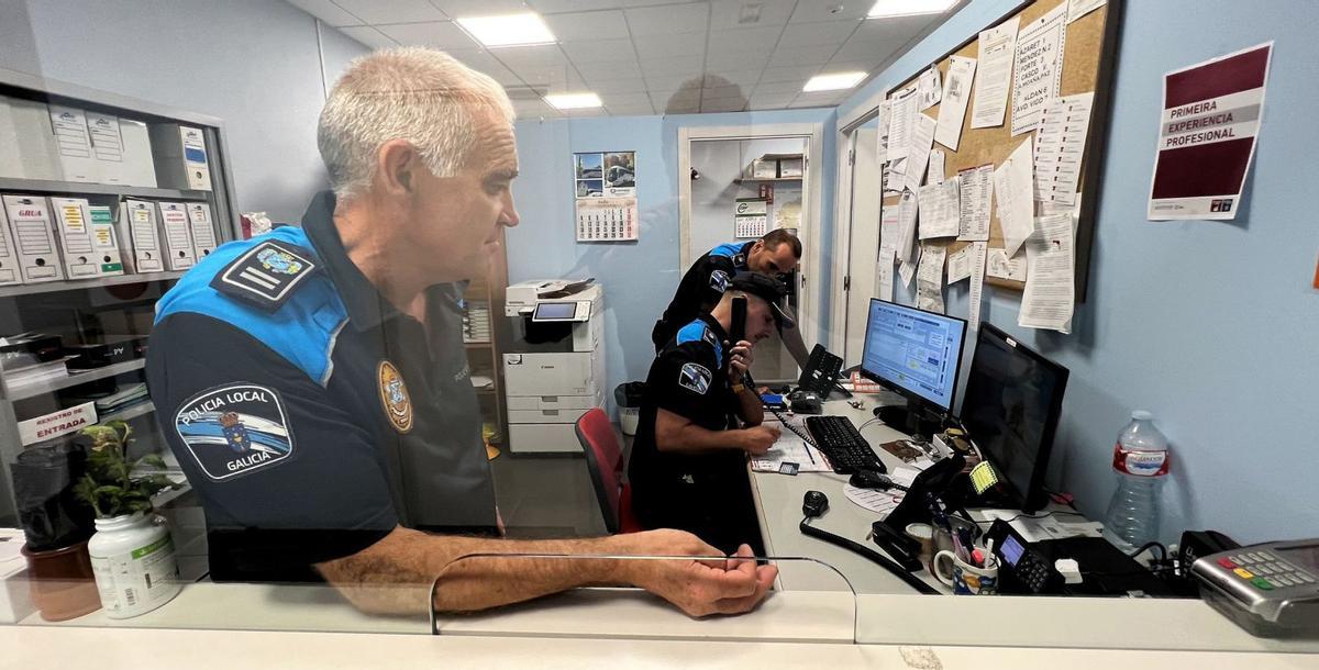 Comisaría de la Policía de Cangas, donde se detectó el ciberataque en la madrugada del viernes |   // FDV