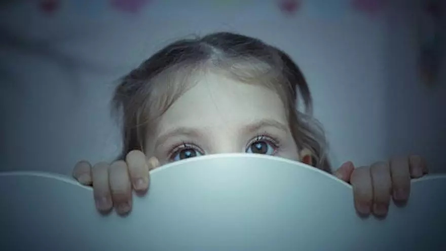 Cinco pautas para que los niños no teman la oscuridad