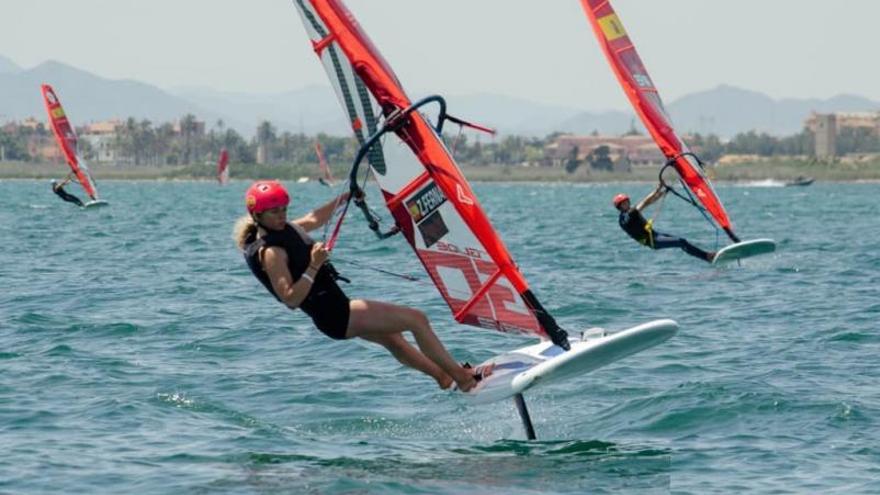 Formentera asalta cinco podios en la Copa de España de windsurf
