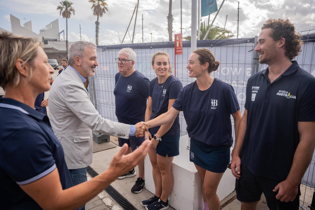 Jaume Collboni visita los equipos Youth y femenino de la Copa América