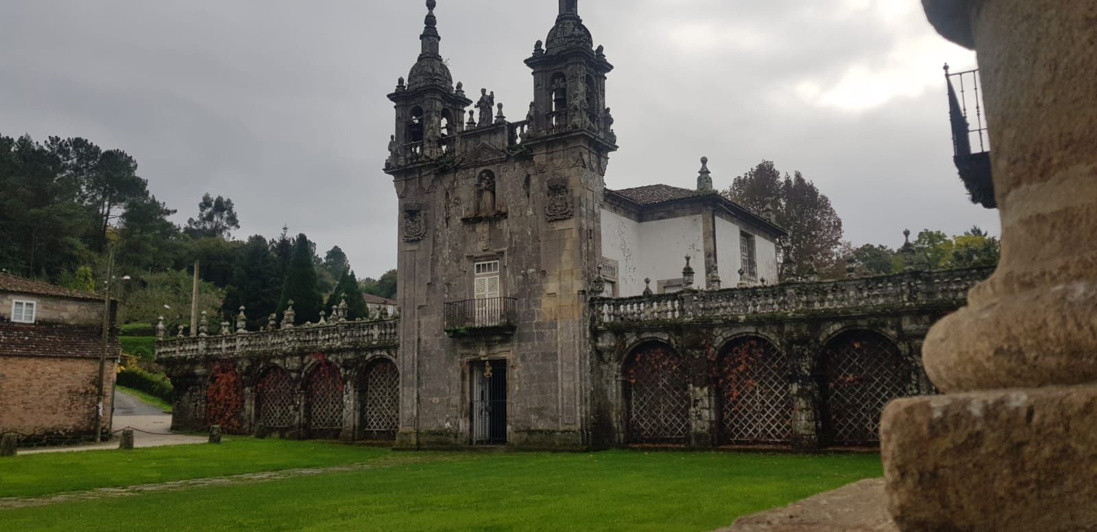 Peregrinos en Santiago que quieren ver mucho más