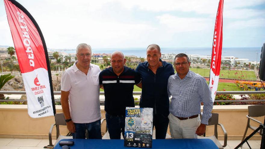 Los protagonistas de la rueda de prensa ofrecida en el día de ayer.