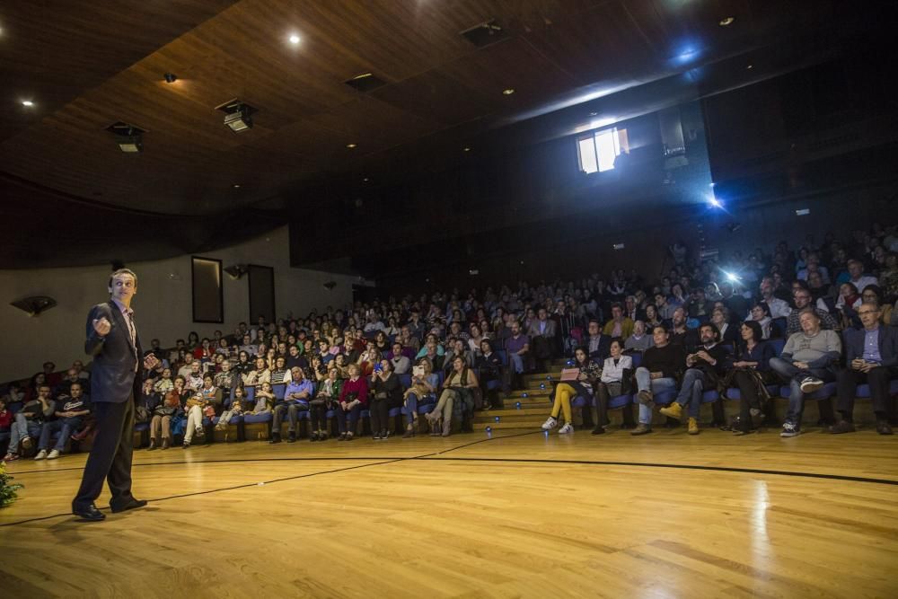 Pedro Duque participa en la segunda jornada de la II Semana de la Ciencia