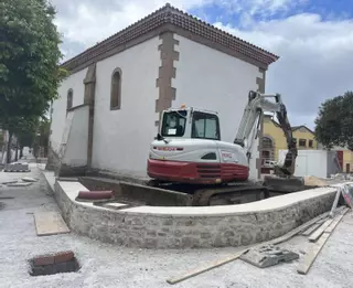 La nueva plaza de San Esteban del Mar, ya sin muro, despeja la obra de Palafox