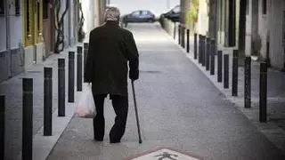 La OCU advierte: estos bancos cobran hasta 100 euros a los jubilados