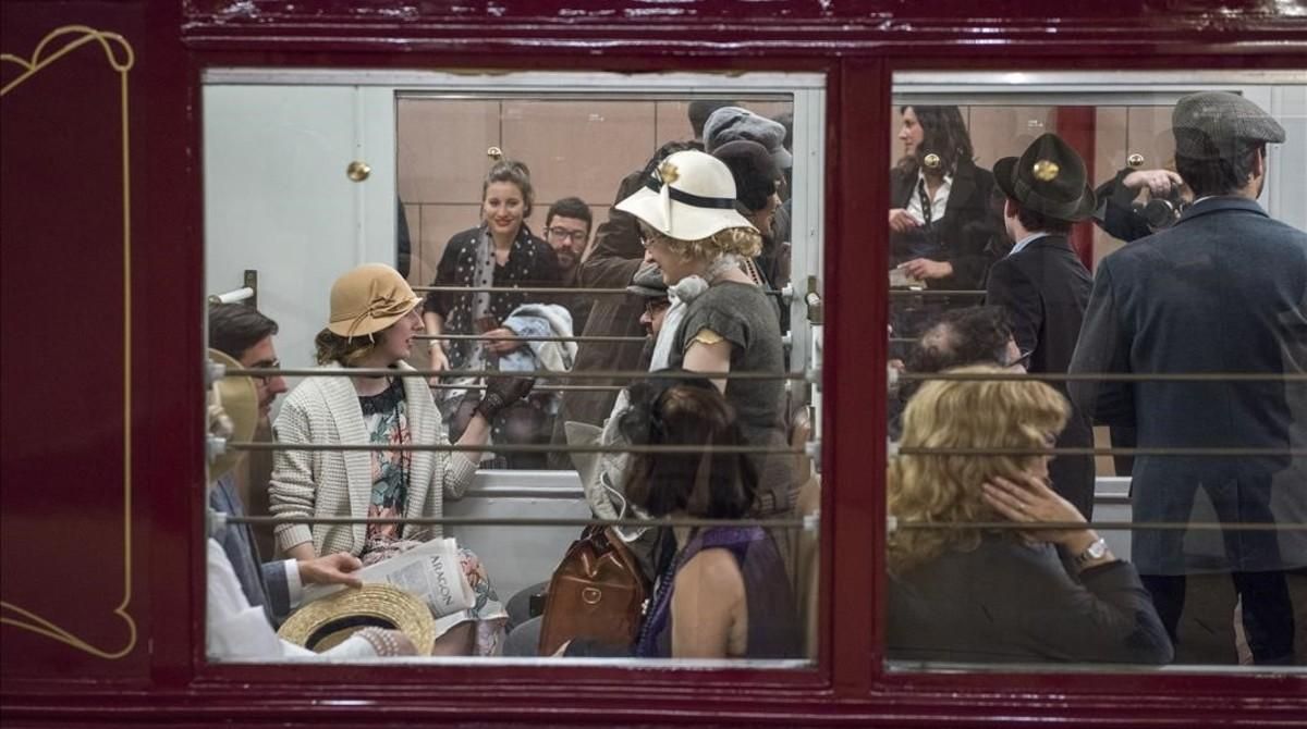 jgblanco38288982 barcelona  03 05 2017 recorrido nocturno de un metro antiguo170504121932
