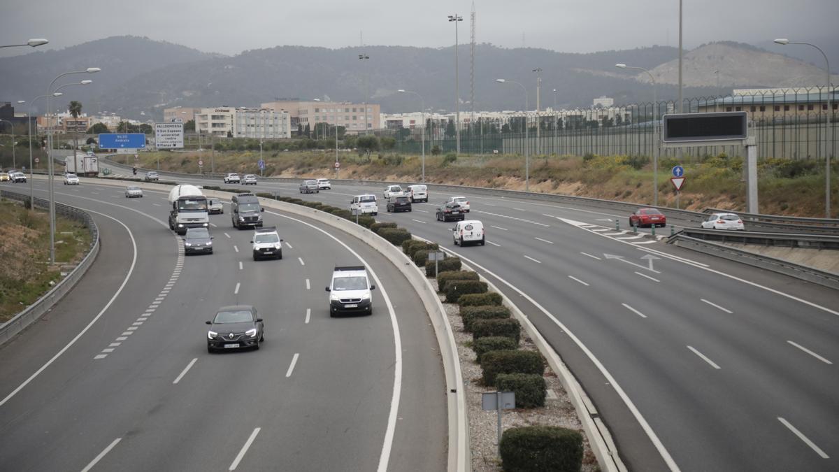 Un hombre de 65 años muere atropellado al cruzar a pie la Vía de Cintura