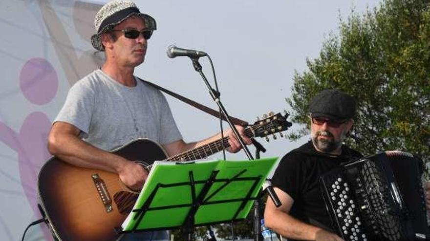 Pablo Díaz pone a bailar con su música a grandes y pequeños