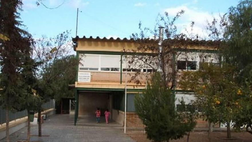 La Asamblea pide la ampliación  del colegio Luis Vives de El Albujón