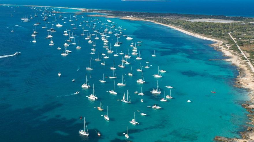 Vista aérea de la playa de ses Illetes. | GERARDO FERRERO