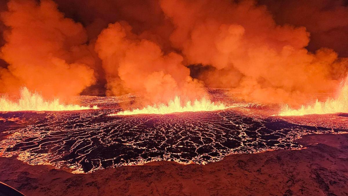 Instantánea de la erupción iniciada el 18 de diciembre de 2023