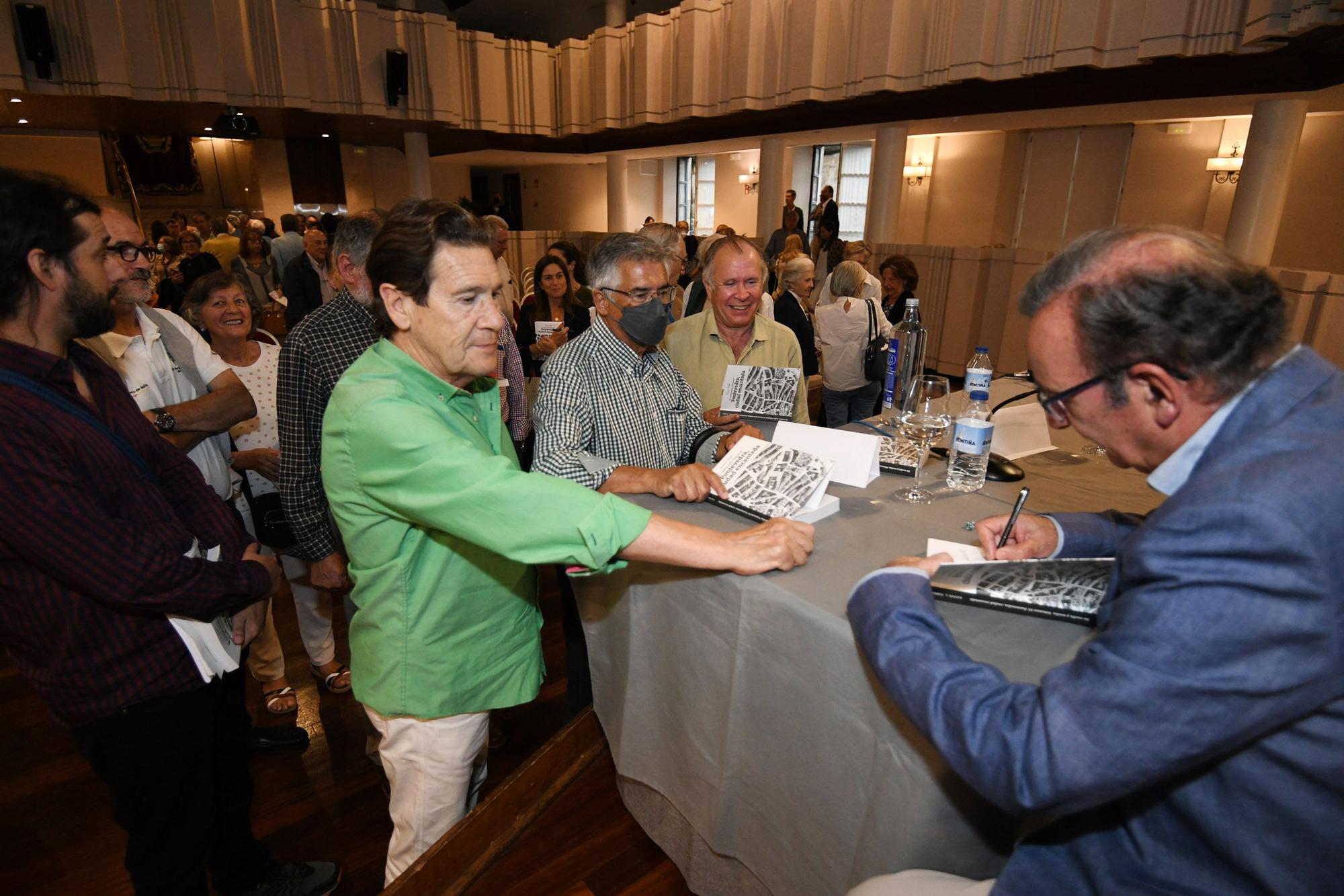 FARO presenta el libro Pontevedra, ciudad encantada, de Rafael L. Torre