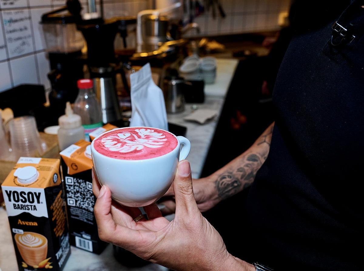 Ana Basabe, la experta en café que te explica por qué debes evitar el torrefacto.