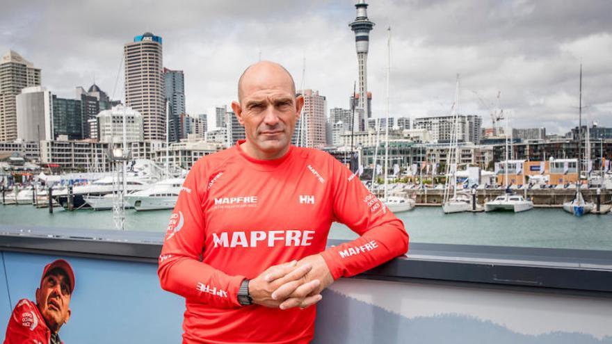 El patrón del barco español Mapfre, Xabier Fernández, en Auckland.