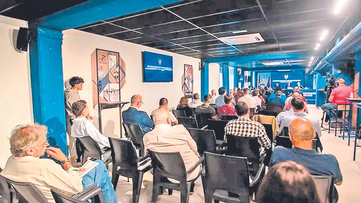Foto de la junta extraordinària