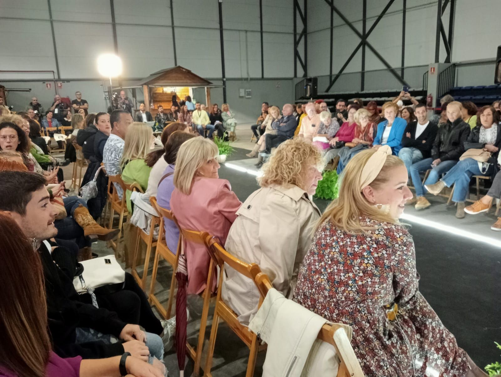 La pasarela de la moda de Laviana, un éxito con 400 participantes