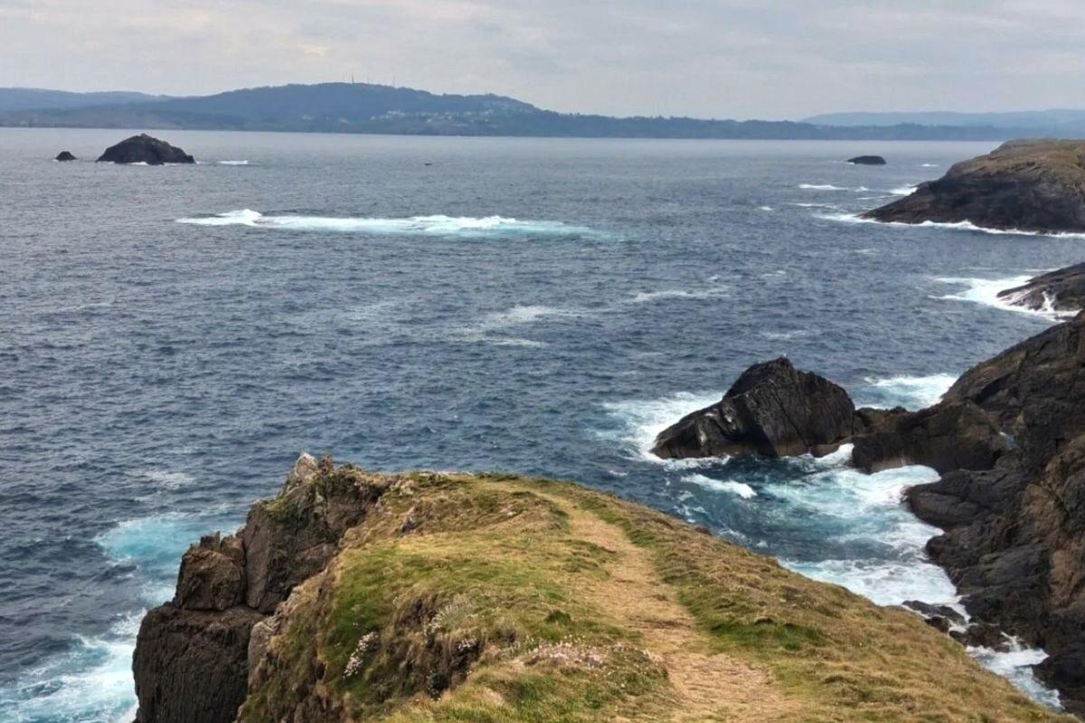 Vistas desde uno de los tramos de la ruta do Seixo Branco, en Oleiros.