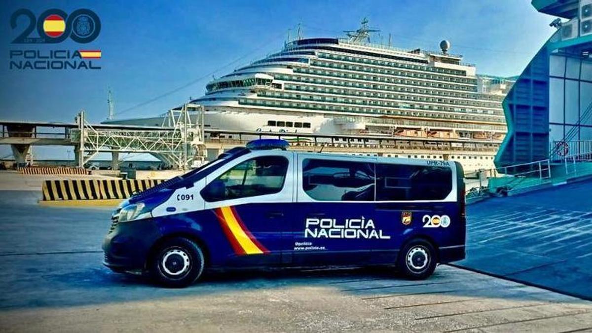 El acusado fue detenido al llegar al puerto de Palma.