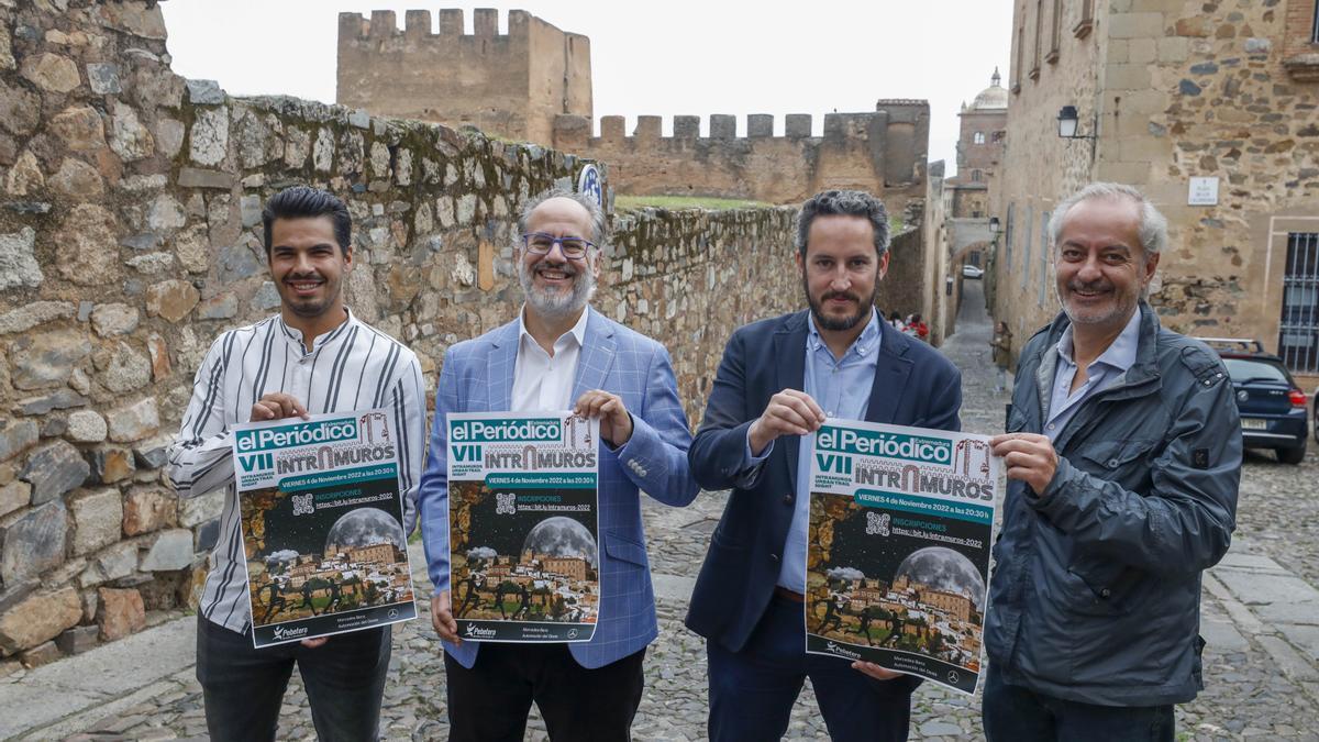 Presentación de la carrera nocturna Intramuros que organiza el Periódico Extremadura, este lunes.