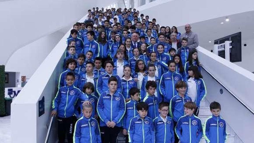 Los jugadores del Balonmano Base Oviedo.