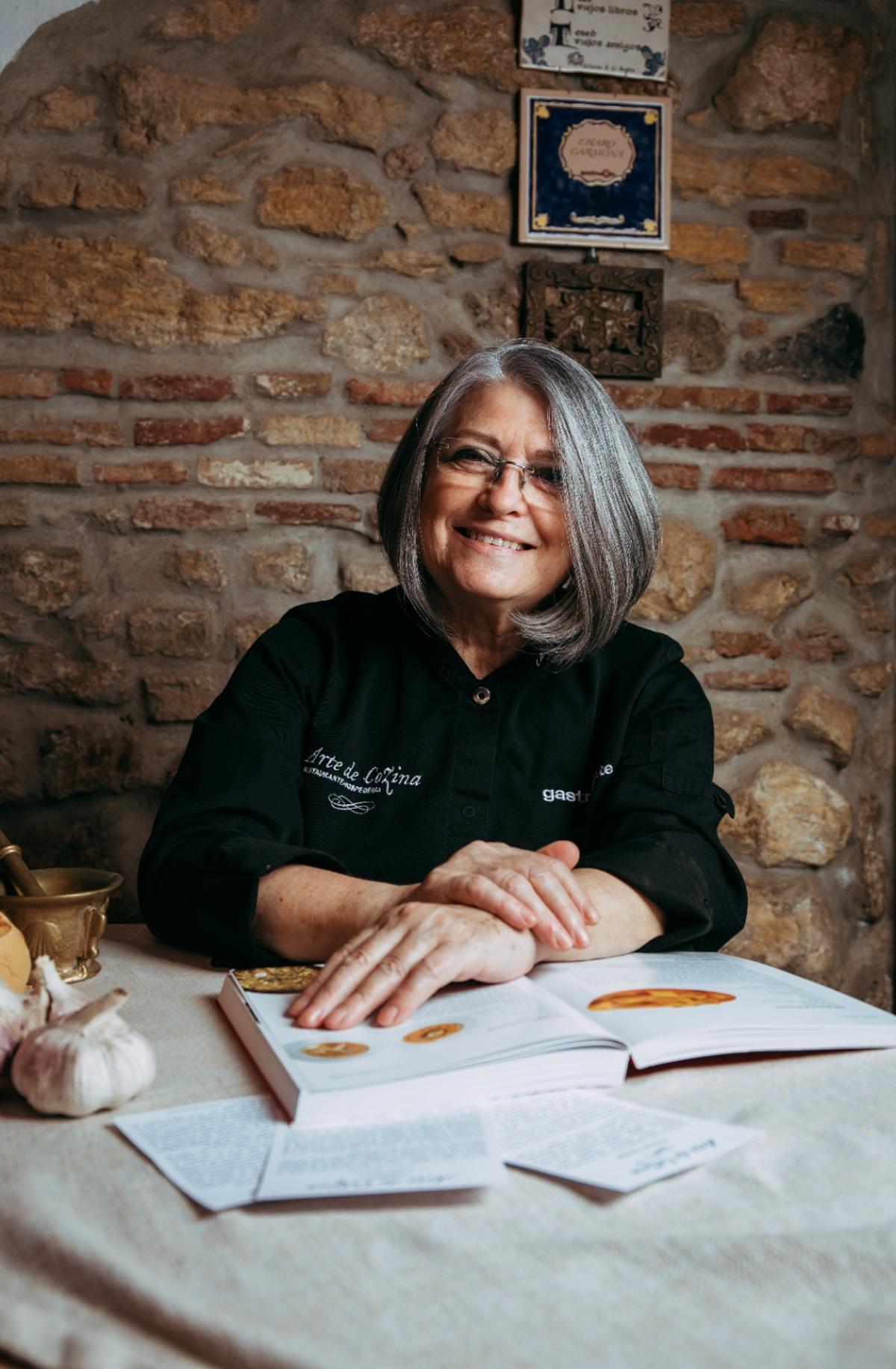 Charo Carmona lleva años haciendo de Arte de Cozina un espacio de recuperación del recetario andaluz.