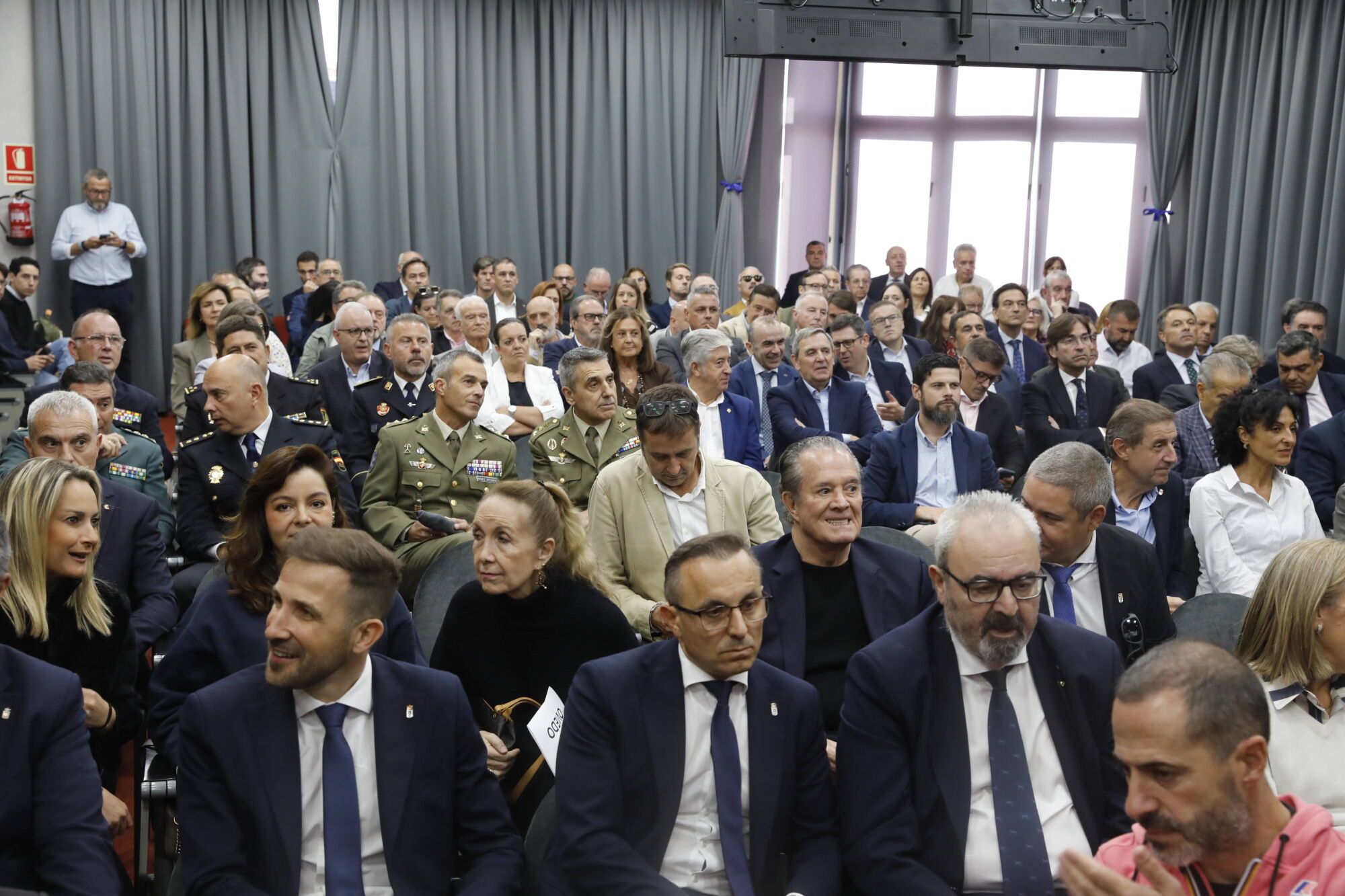 Así fue entrega de la Medalla de Oro de la Cámara de Comercio de Oviedo al Real Oviedo