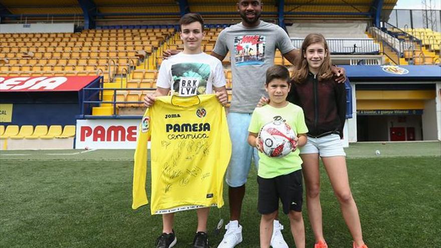 BAKAMBU Llévate los regalos del Villarreal CF