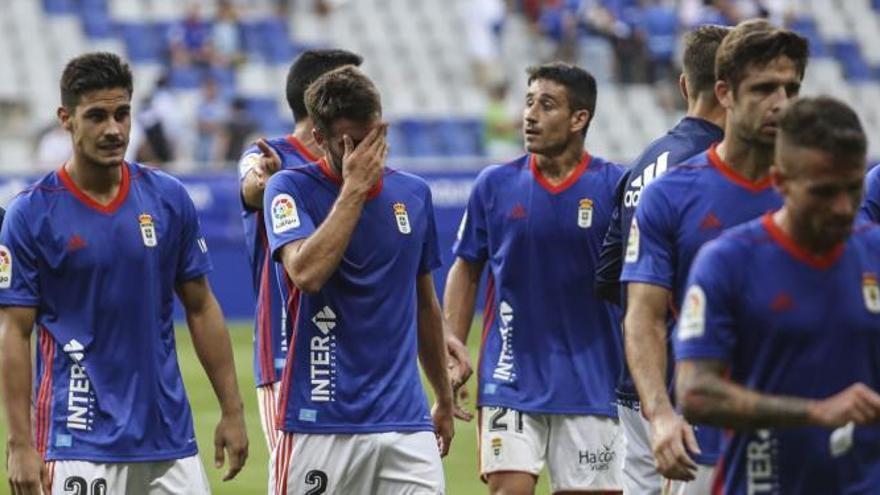 Los errores defensivos condenan al Oviedo