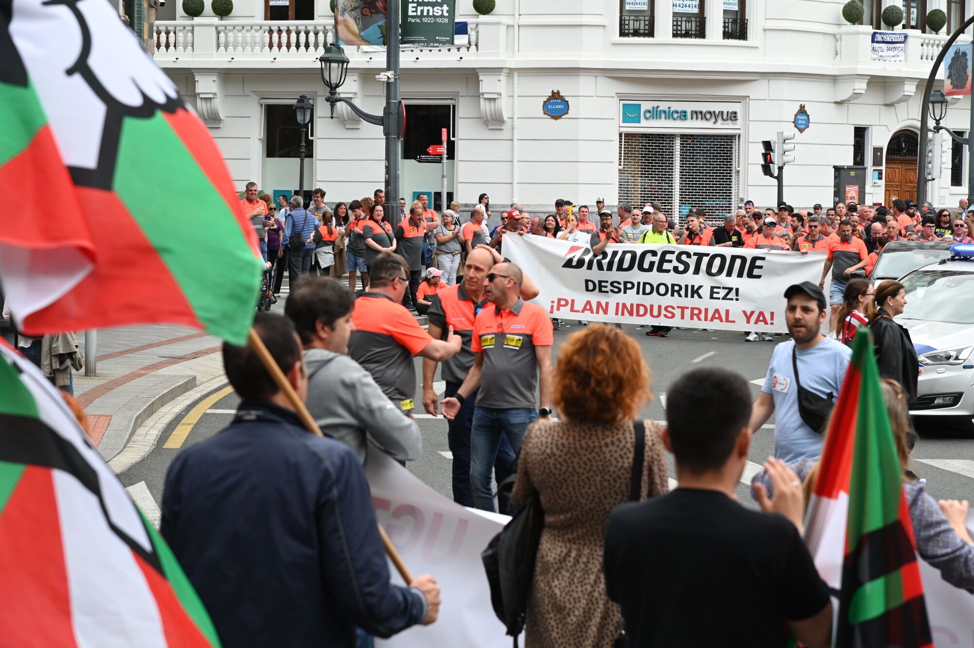 Varios trabajadores de Bridgestone, durante la manifestación del Día del Trabajador, a 1 de mayo de 2025, en Bilbao, Vizcaya, País Vasco (España). Los sindicatos UGT y CCOO han convocado hoy 1 de mayo, en más de 50 ciudades, a la ciudadanía a participar en los actos y manifestaciones para defender los derechos de las personas trabajadoras. El lema de este año es 'Proteger lo conquistado, ganar futuro' para persistir en que se cumpla el acuerdo para rebajar la jornada laboral hasta las 37,5 horas en 2025 y urgir a que se abra una mesa de diálogo social para reformar el despido en España. 01 MAYO 2025;DÍA DEL TRABAJADOR;MANI;PROTESTA;BRIDGESTONE;1º DE MAYO;1 DE MAYO; David de Haro / Europa Press 01/05/2025. David de Haro;