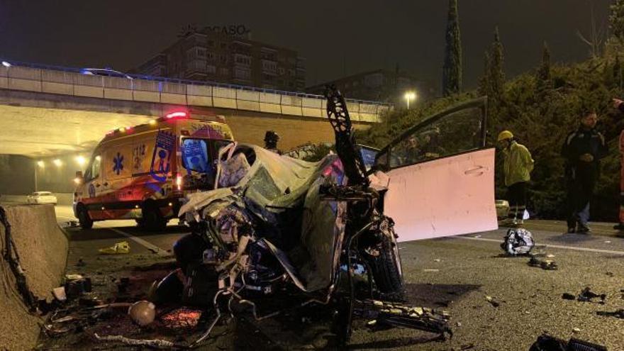 Fallece una mujer al precipitarse su vehículo desde una altura de 8 metros