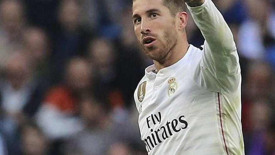 Sergio Ramos durante un partido con el Madrid.