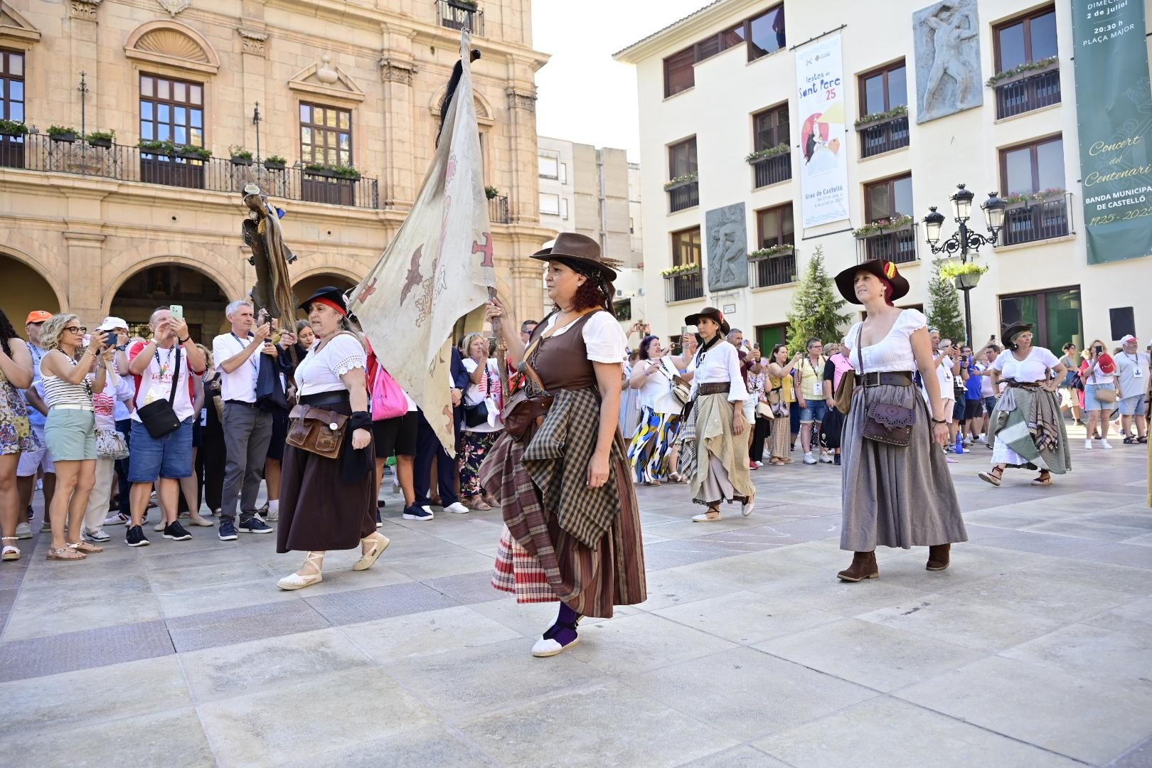 Galería | Un millar de peñistas toman Castellón