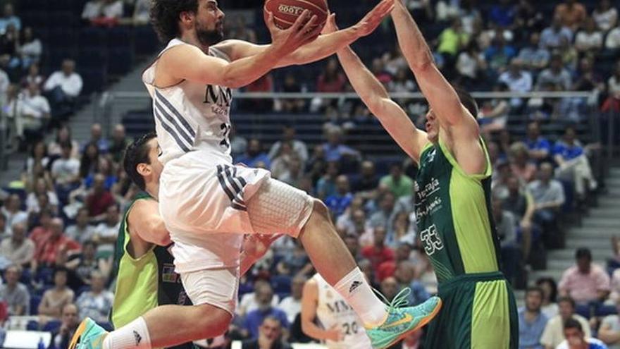 El Madrid sufre hasta el final para vencer al Unicaja (89-87)