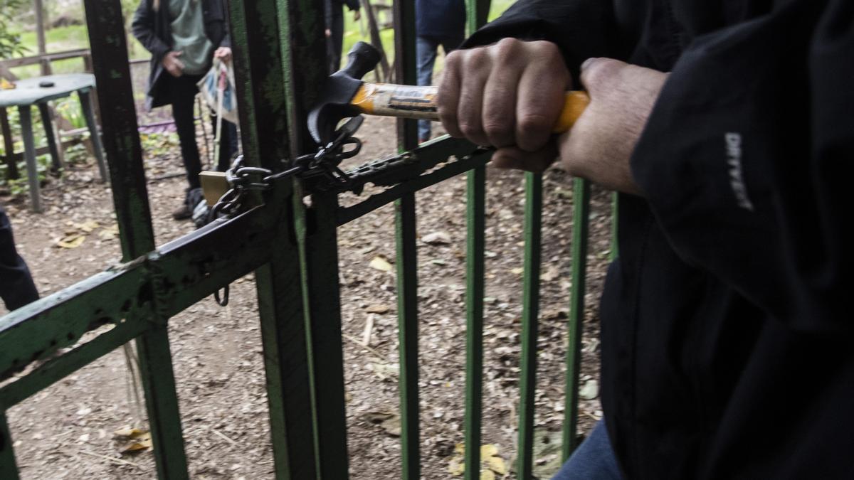 Desalojo y cargas policiales en un casal okupa en Benimaclet