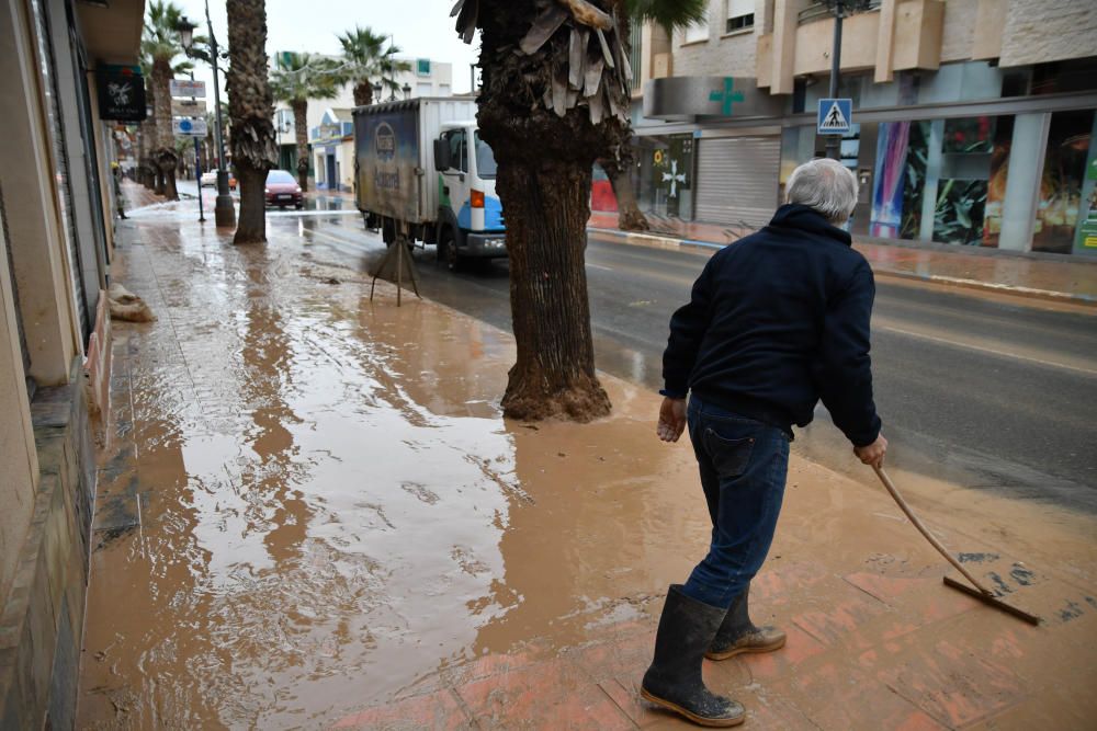 Los Alcázares vuelve poco a poco a la normalidad tras el paso de la nueva DANA