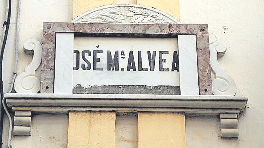 Placa de José María Alvear, en la Puerta de Aguilar.