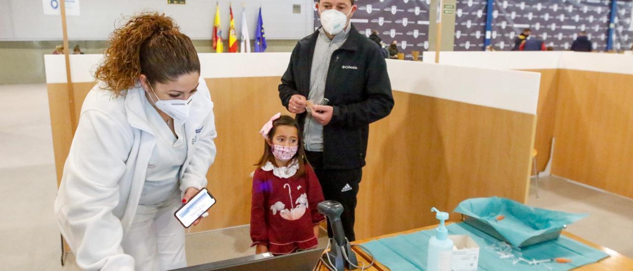 Registro informático de una niña antes de recibir la vacuna, ayer en Fexdega