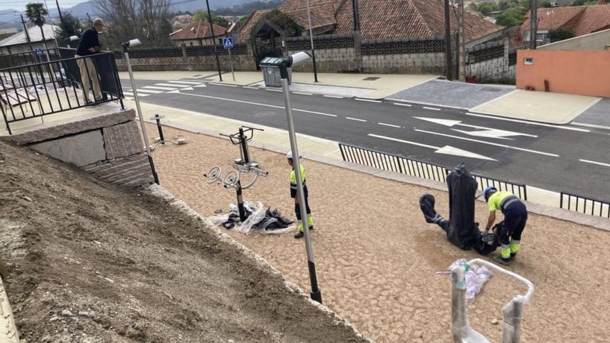 El nuevo mirador y el parque biosaludable en la calle Otero Pedrayo.