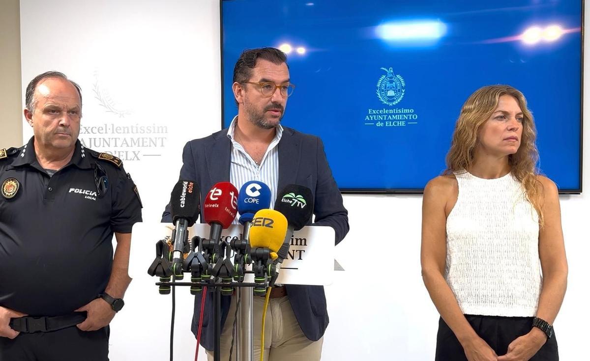 Los miembros del comité de crisis tras el ciberataque, Villafranca, Guilabert y Brotons, en una rueda de prensa sobre la recuperación de los sistemas informáticos