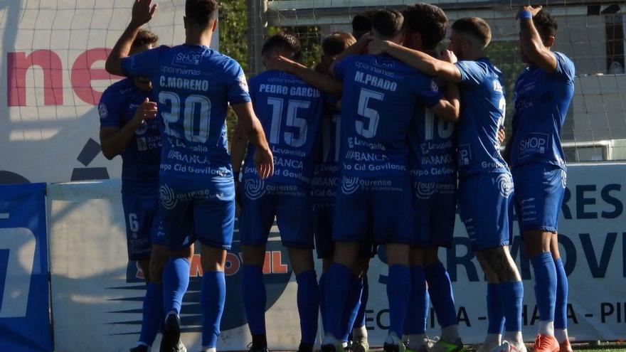 El Ourense CF domina en Oira y sigue en racha