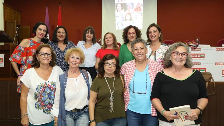 CCOO se escribe en femenino