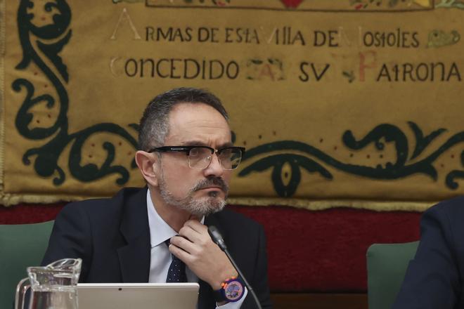 El alcalde de Móstoles, citado a declarar como investigado por el presunto acoso sexual y laboral a una exconcejal