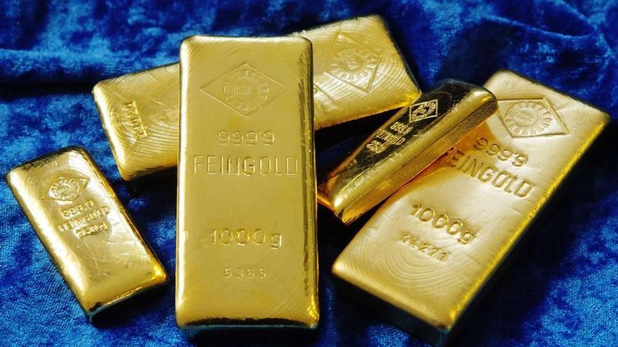 El oro y el bitcoin suben beneficiados por la crisis financiera y del Credit Suisse